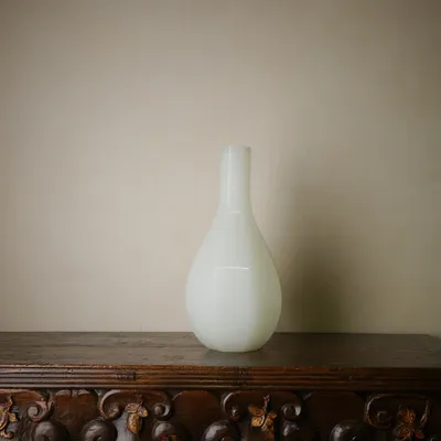 Lava Glass Octagonal Vase (White)